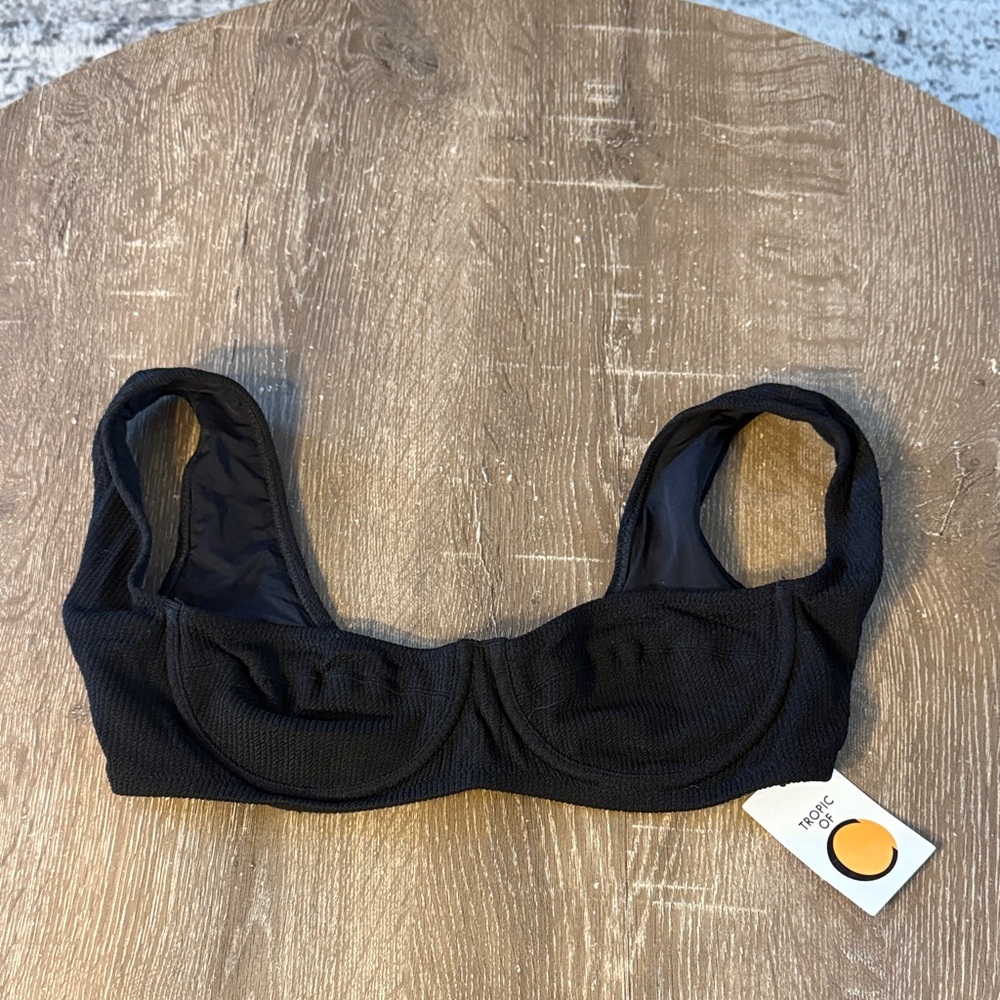 Tropic of C Underwire Bikini Top, Size Medium